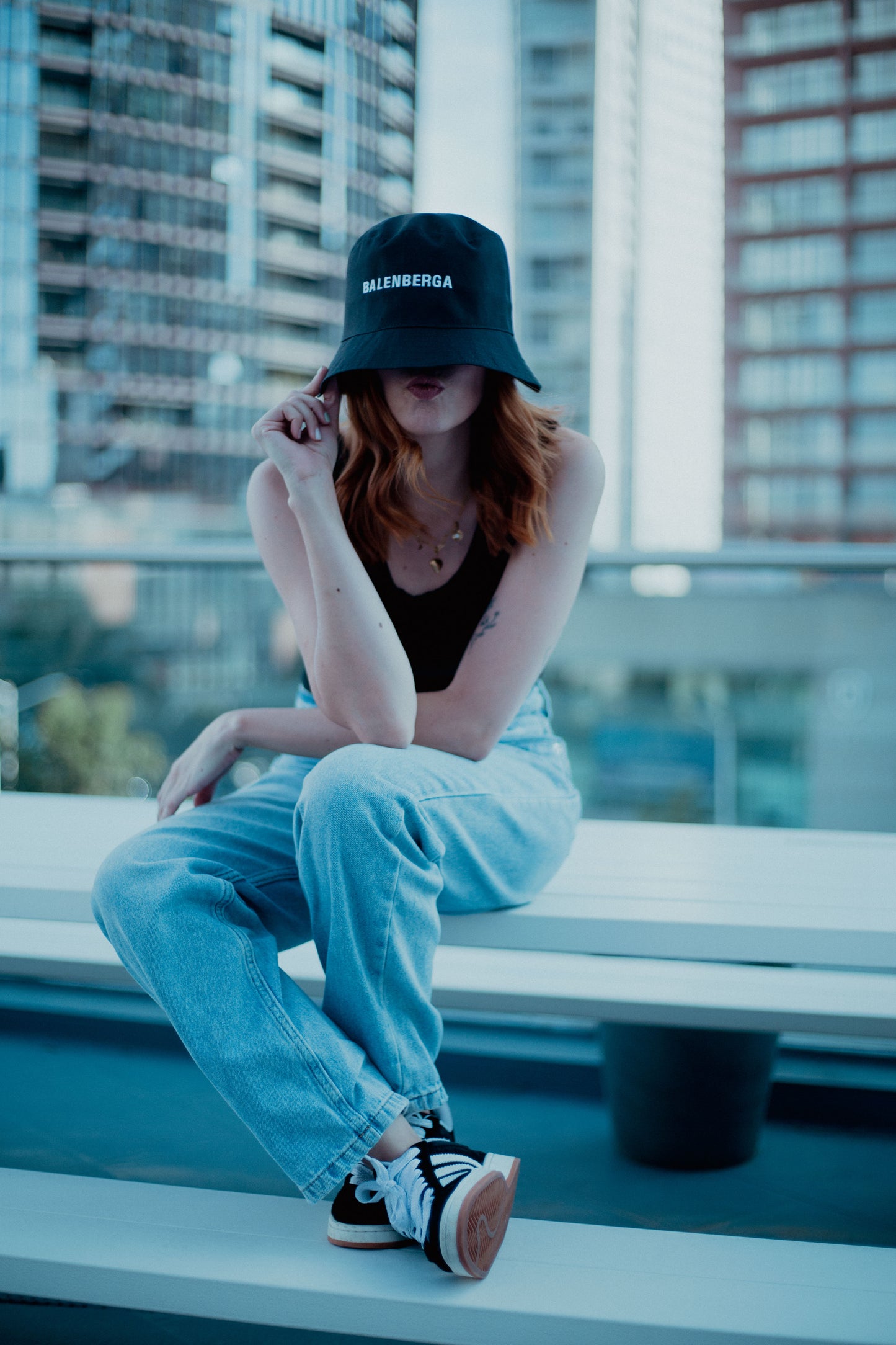 Bucket Hat Balenberga Negro