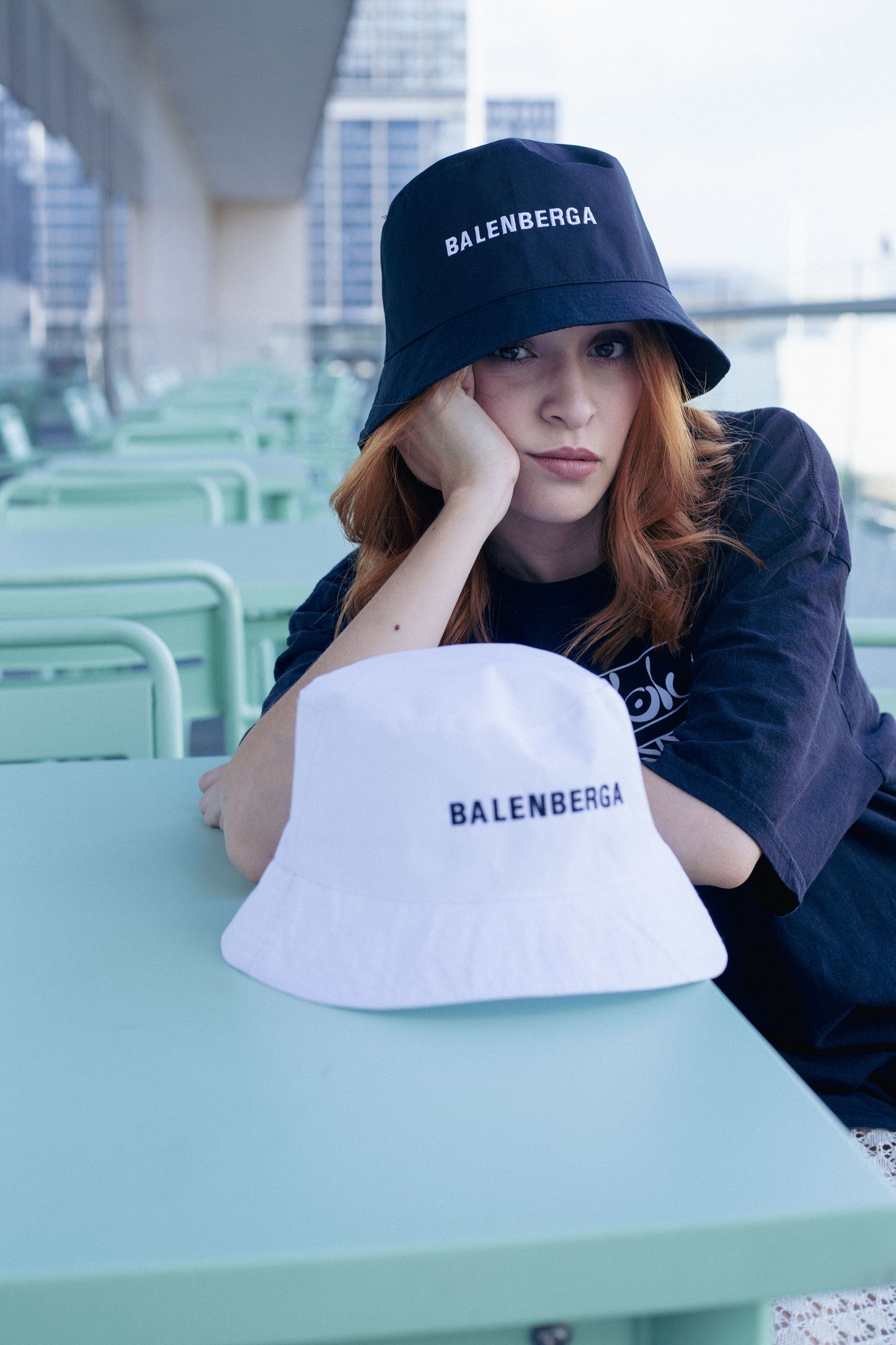 Bucket Hat Balenberga Negro